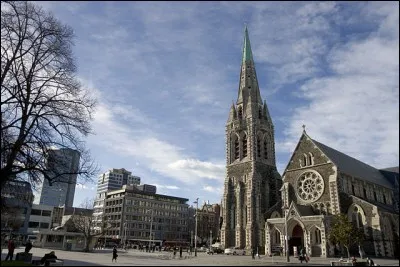 Cette ville de Nouvelle-Zélande, deuxième plus grande ville du pays, la principale de l'île du Sud, c'est :