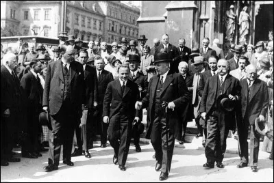 Le chancelier autrichien Engelbert Dollfuss est assassin&eacute; en 1934 : par qui ?