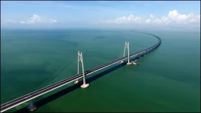 Quelle est la particularité du pont Hong Kong-Zhuhai-Macao ?