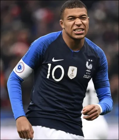 Quelle distinction n'appartient pas à Kylian Mbappe ?