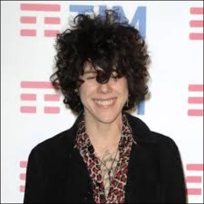 Quelle chanteuse partage un duo avec LP sur la chanson "N'oublie pas" ?