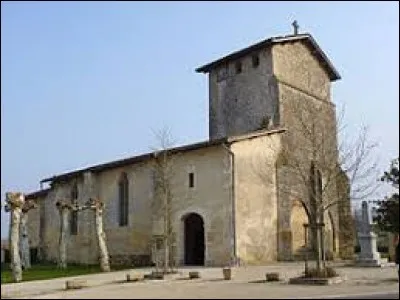 Voici l'église Saint-Martin de Coupenne. Village de Nouvelle-Aquitaine, il se situe dans le département ...