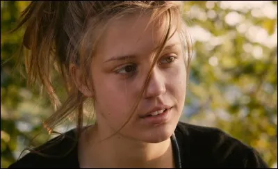 Quel plat Adèle mange-t-elle chez Emma, plat qu'elle déteste ?