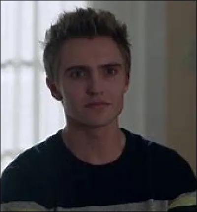 Qui est le menteur qui s'est fait passer pour le frère de Betty ?