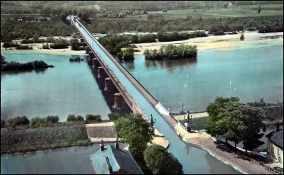 Dans quel département français peut-on voir le pont-canal de Briare ?
