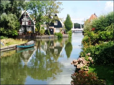 Cette capitale fut le titre d'une chanson du groupe Boney M en 1979. Quelle est-elle ?