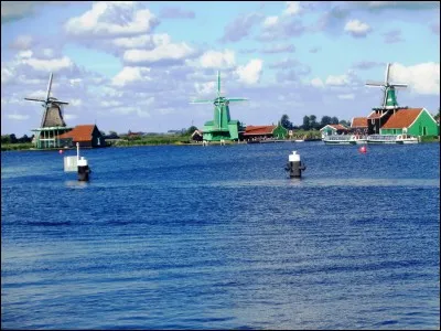 Pour un pâtissier, cette ville a de quoi foutre les boules. Quelle est-elle ?