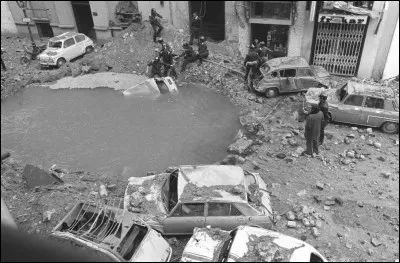 Luis Carrero Blanco, président du gouvernement espagnol et successeur probable de Franco, est tué à Madrid le 20 décembre 1973. Qui a organisé l'attentat ?