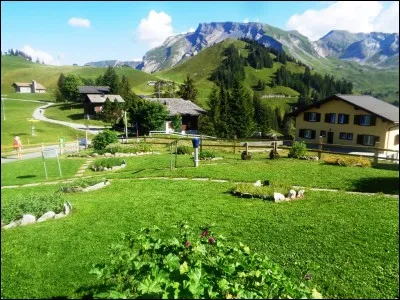 Le téléphérique de Klewenalp permet de grimper à 1 600 mètres et d'admirer la vue sur le lac et les montagnes. Là-bas, se situe aussi un petit jardin d'herbes aromatiques servant à fabriquer de célèbres bonbons suisses. Quelle est cette marque ?