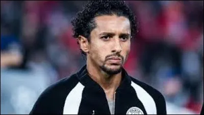 Le footballeur Marquinhos est...