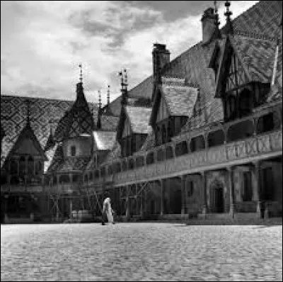 Quel est le nom de ce monument se trouvant en Côte d'Or ?