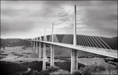 Quel est le nom de ce pont se trouvant en Aveyron ?