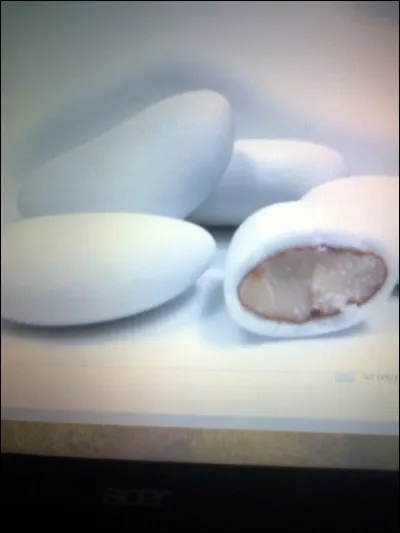 Les amandes royales sont une spécialité de quel département ?