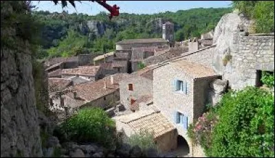 Nous terminons cette balade dans l'ancienne région Rhône-Alpes, à Rosières. Nous sommes dans le département ...