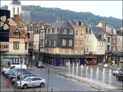 Cette ville de l'Eure, traversée par la Risle, c'est :