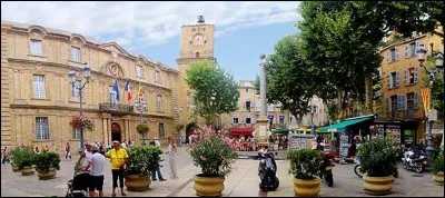 Cette ville a été le chef-lieu des Bouches-du-Rhône jusqu'en 1800, date de l'installation de la préfecture à Marseille. C'est :
