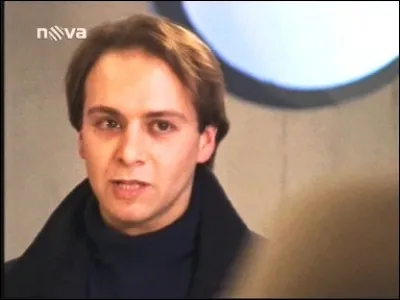 À partir de quelle saison le générique est-il refait en étant plus dynamique et rythmé ?