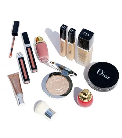 Qui sont les deux fondateurs de l'entreprise Christian Dior et où cette entreprise a-t-elle été fondée ?