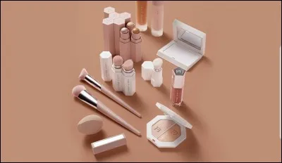 Qui est la fondatrice de la marque "Fenty Beauty" ?