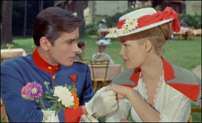 Le premier grand rôle d'Alain Delon est dans ce film de 1958, dans lequel il incarne le jeune et séduisant Franz Lobheiner, 
 dans la Vienne des Habsbourg. Quel est ce film ?