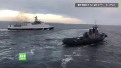 Le détroit de Kertch est un détroit qui relie la mer Noire à la mer d'Azov.