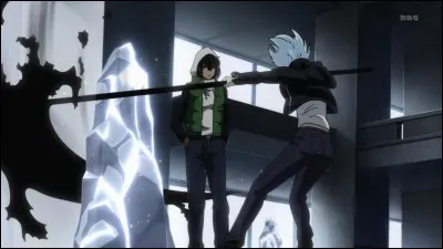 Elle contr&ocirc;le...