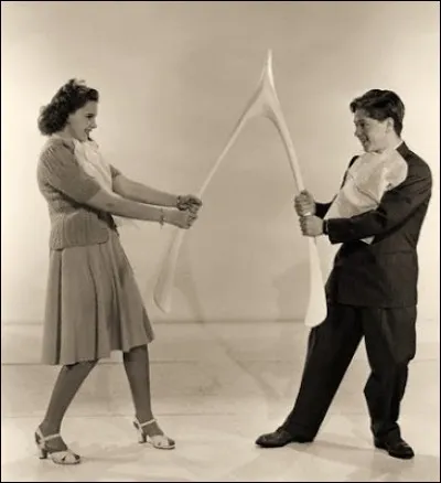 Regardez bien l'illustration ! Devinez donc à quel sport s'adonnent ces deux personnes ?