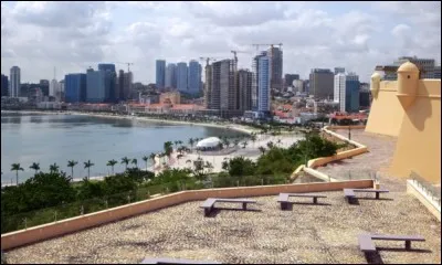 Cette ville africaine, capitale de l'Angola, c'est :
