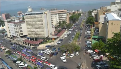 Cette ville africaine, capitale du Gabon, c'est :