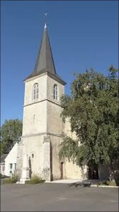 Voici l'église Saint-Hilaire, datant du XIIe siècle, de Saint-Hilaire-la-Gravelle. Commune Loir-et-Chérienne, elle se situe en région ...