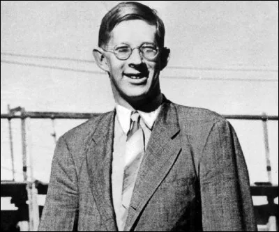 Combien mesurait à sa mort Robert Wadlow, l'homme le plus grand du monde ?
