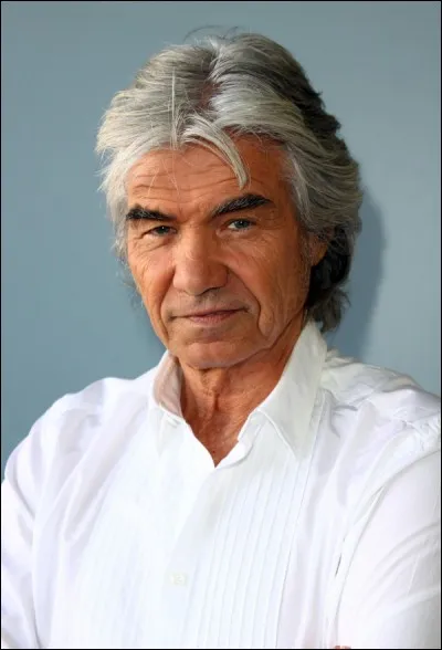 Ce chanteur auteur-compositeur, né en 1948, connu pour ses succès "mon vieux", "faut pas pleurer comme ça", c'est :