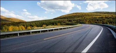 Aucu____ frais de route ne seront accordés.