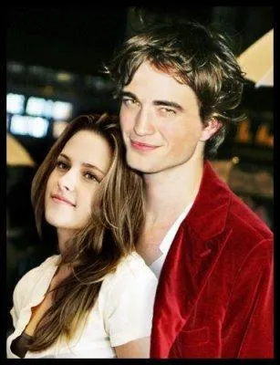 Pourquoi Edward transforme-t-il Bella ?