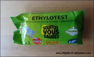 Avoir un éthylotest à bord est :