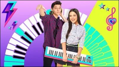 Dans la série "Kally's Mashup", de qui Kally est-elle amoureuse ?