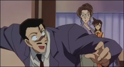 Dans le film 4 qui est intitulé "Mémoire assassine", quelle est l'excuse que Kogoro sort à la mère de Ran pour éviter de goûter sa cuisine ?