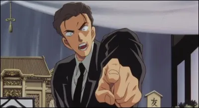 Dans le film 4 qui est intitulé "Mémoire assassine", quel est le nom de l'inspecteur, lieutenant ou commissaire qui a eu un arrêt cardiaque et qui est mort à l'hôpital ?