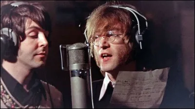 Par qui leurs chansons sont-elles majoritairement écrites ?