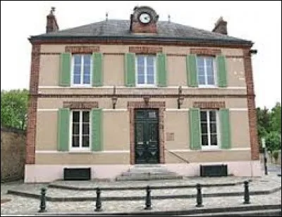 Commune Essonnienne, Roinville, parfois appelée Roinville-sous-Dourdan, est une commune située en région ...