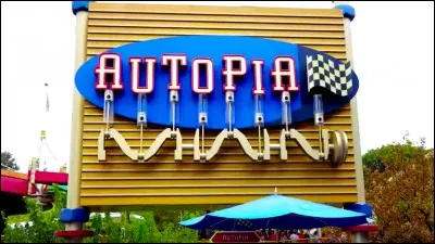 Comment se nomme le Land où se trouve l'attraction "Autopia" ?