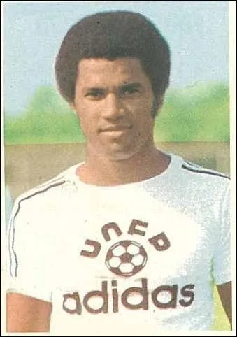 Guyanais et ailier d'une grande efficacit par ses dribbles et ses courses, il a fait partie de cette grande quipe du SCO des annes 70, c'est ?