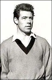 Grand gardien des annes 1950, il manqua compltement la finale de coupe de France 1957 avec le SCO, c'est ?