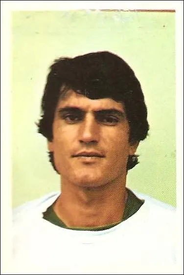 On lui dcerna en novembre 2009 le titre de 'Joueur du sicle du SCO d'Angers'. Milieu d'une grande clairvoyance dot d'une technique incomparable, cadre de l'quipe de France, c'est ?