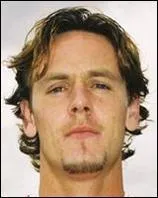 S'il fut prsent dans les heures noires du SCO, cet angevin de naissance connut la conscration en tant slectionn rcemment chez les Bleus, c'est ?