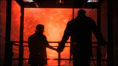 Qui ferme le portail à la fin du dernier épisode ?