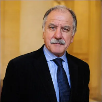 Quelle ville est homophone de cet ancien journaliste et homme politique ?