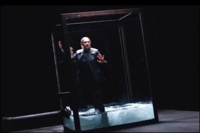 Finalement, tu t'en sors et tu atterris dans une cuve avec trois entr&eacute;es. Laquelle choisis-tu ?