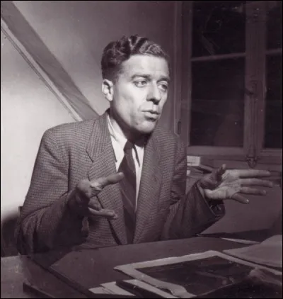 Ce philosophe (1905 - 1950), fondateur de la revue Esprit et à l'origine du courant personnaliste, c'est Emmanuel...