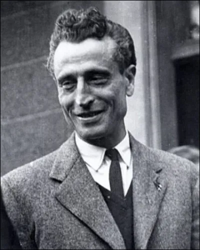 Ce résistant (1900 - 1969), fondateur du mouvement Libération-Sud en 1941, auteur des paroles de "La Complainte du partisan", membre du gouvernement de la France libre en 1943-44, c'est Emmanuel ...